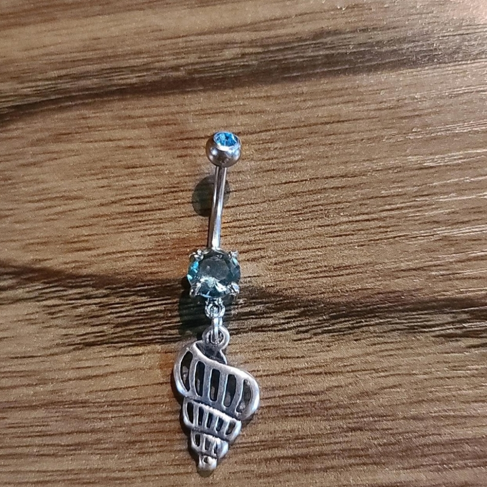 Seashell bellybutton ring